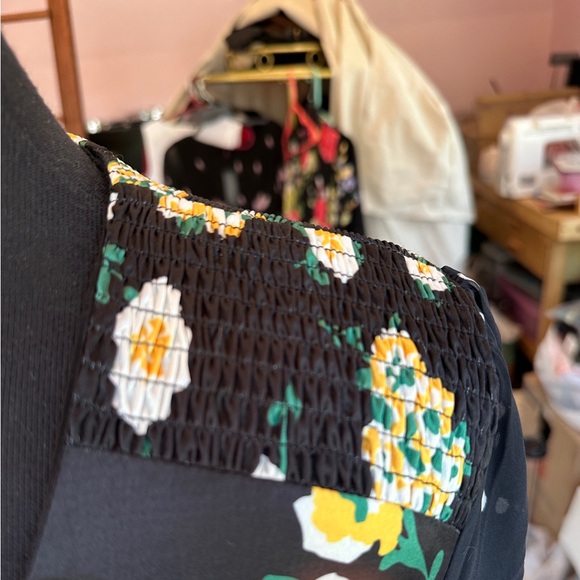 Foxiedox Smocked Floral Dress NWT - Picture 3 of 7